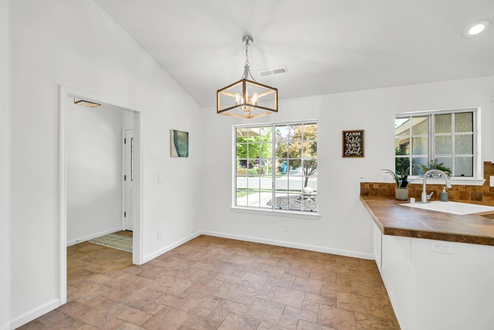 Donald Court, Yuba City, California image 9
