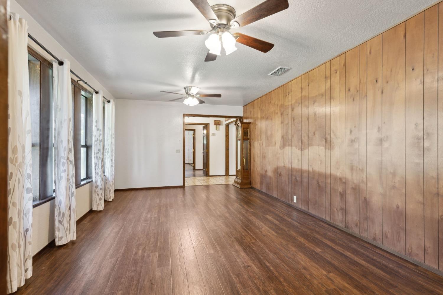 Detail Gallery Image 7 of 93 For 8300 16th St, Elverta,  CA 95626 - 3 Beds | 3 Baths