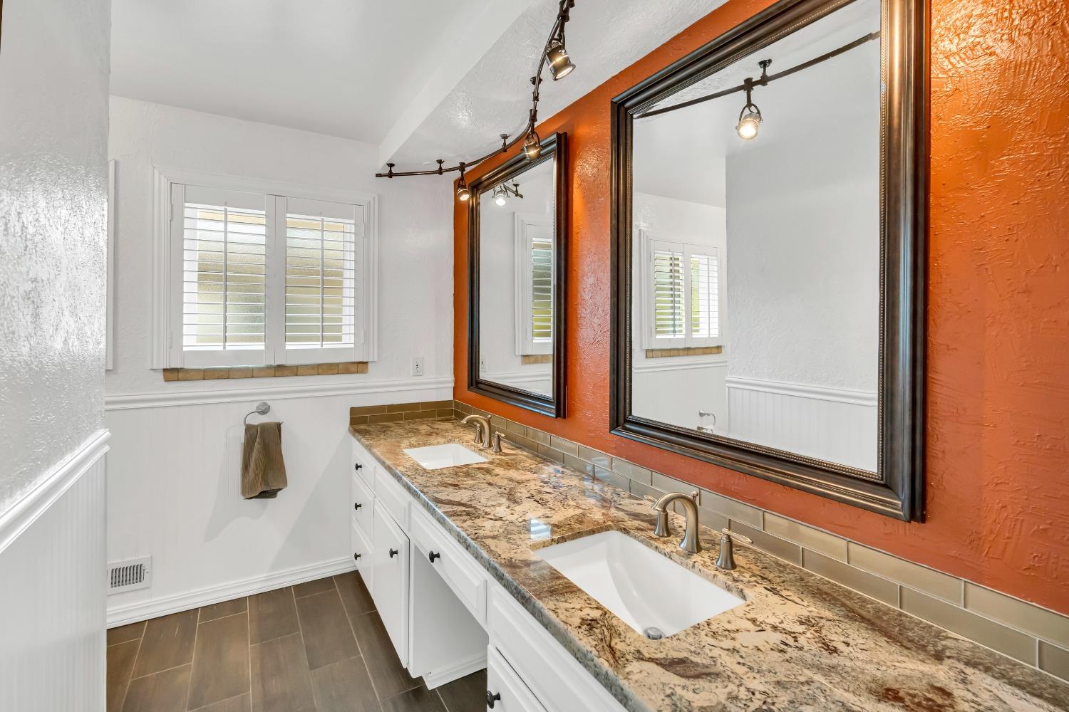 Detail Gallery Image 32 of 64 For 4644 American River Dr, Sacramento,  CA 95864 - 5 Beds | 3 Baths