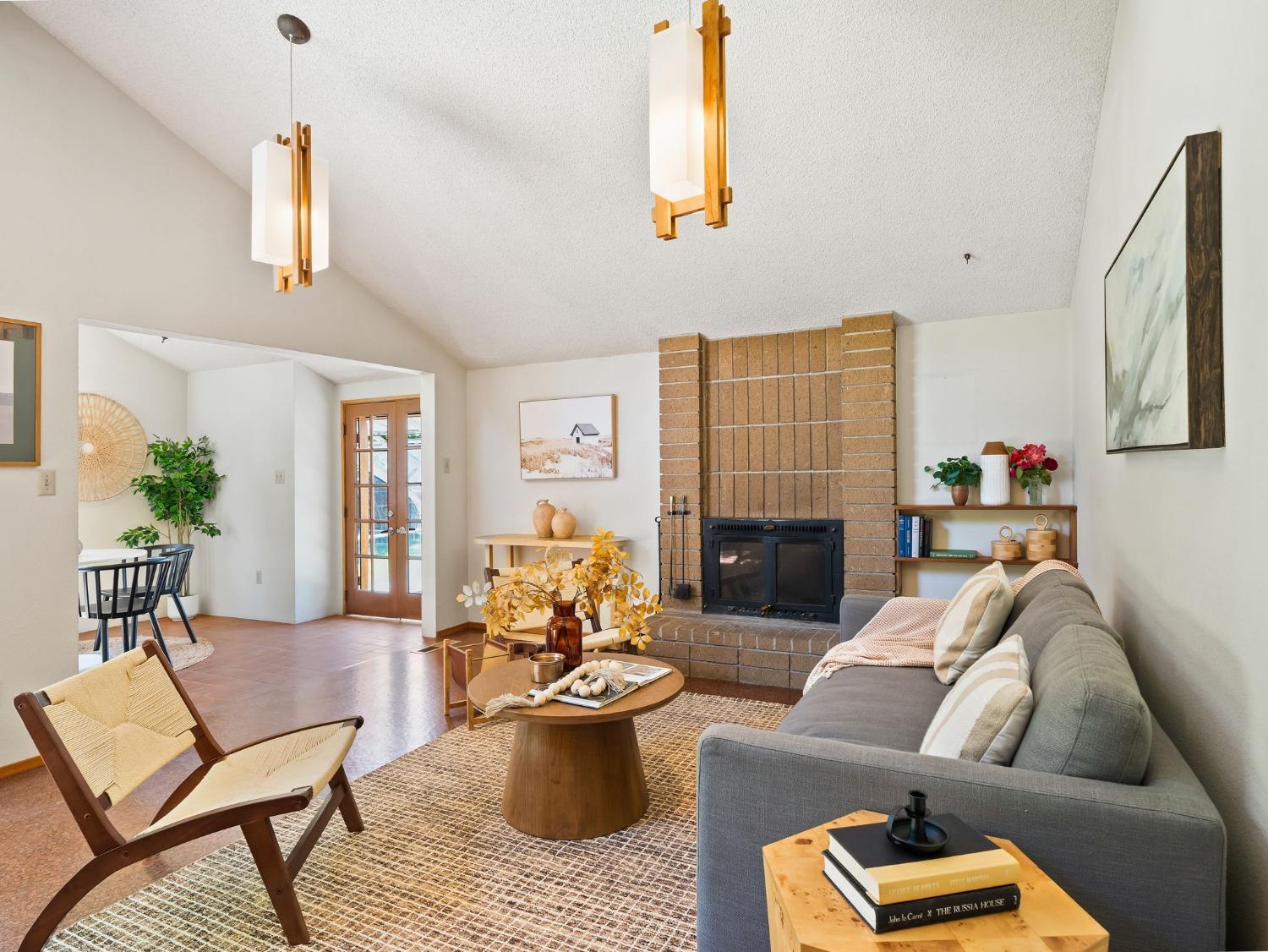 Detail Gallery Image 20 of 81 For 43236 E Oakside Pl, Davis,  CA 95618 - 3 Beds | 3 Baths