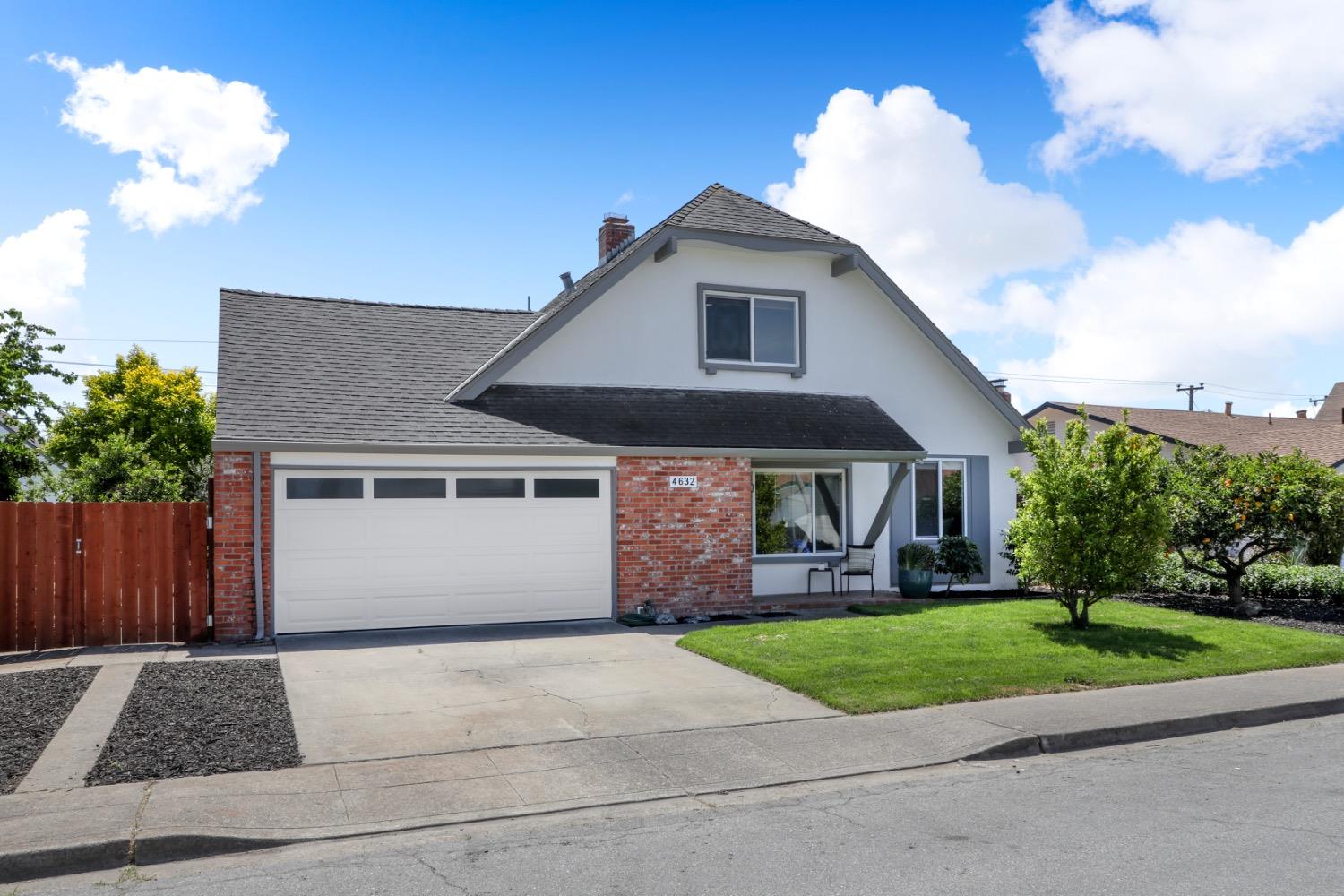 Detail Gallery Image 3 of 33 For 4632 Griffith Ave, Fremont,  CA 94538 - 4 Beds | 2 Baths