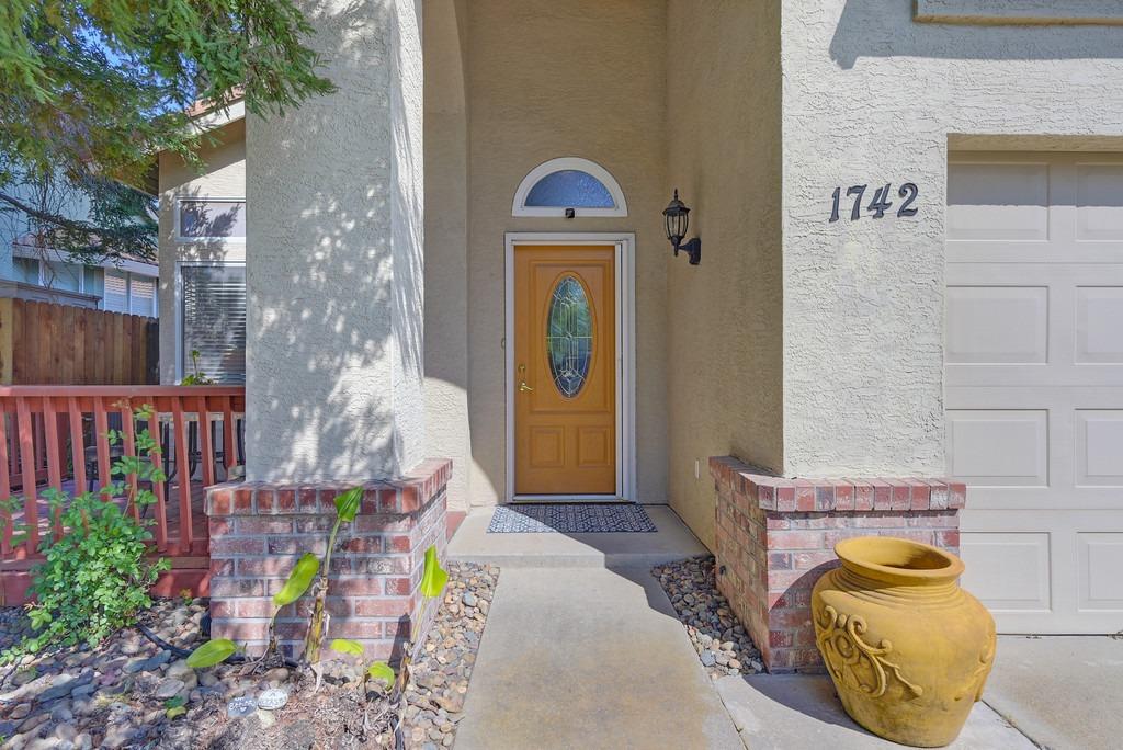 Evergreen Drive, Roseville, California image 3