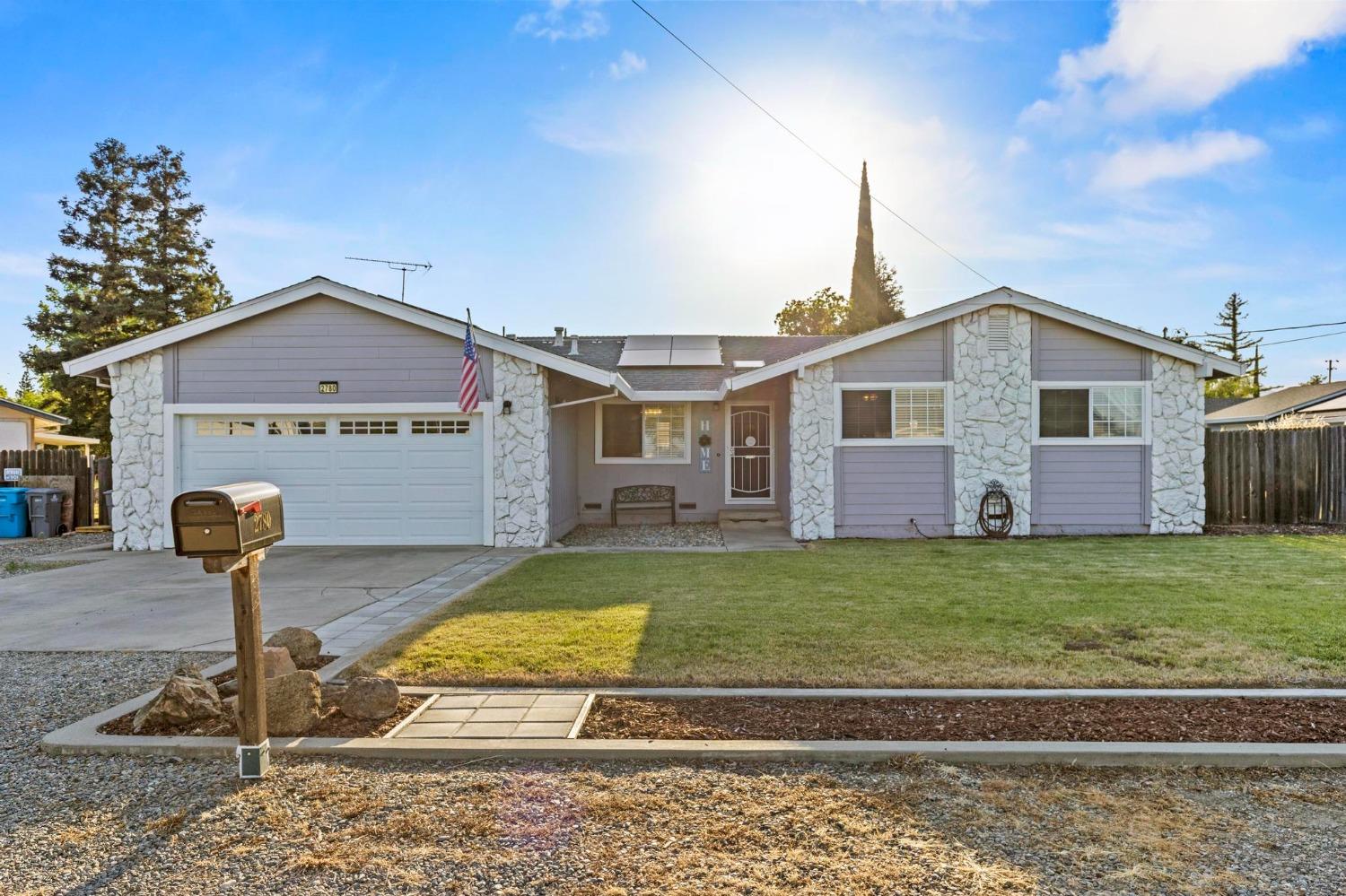 Oak Street, Sutter, California image 7