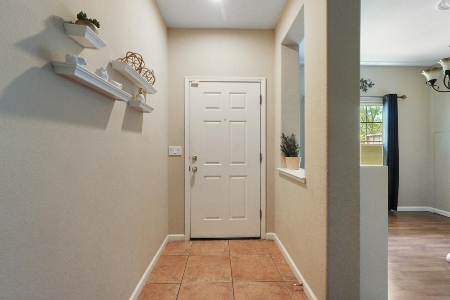 Detail Gallery Image 13 of 30 For 2025 St Theresa Way, Modesto,  CA 95358 - 4 Beds | 2/1 Baths