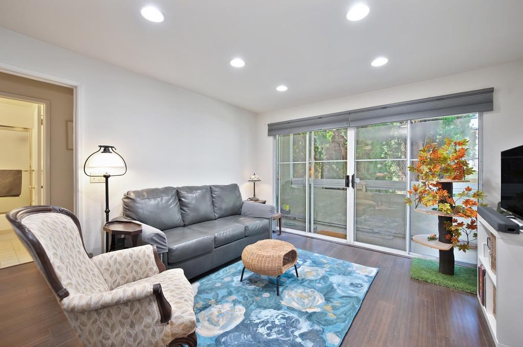 Photo #4: 225054035 Listing: Photo #4