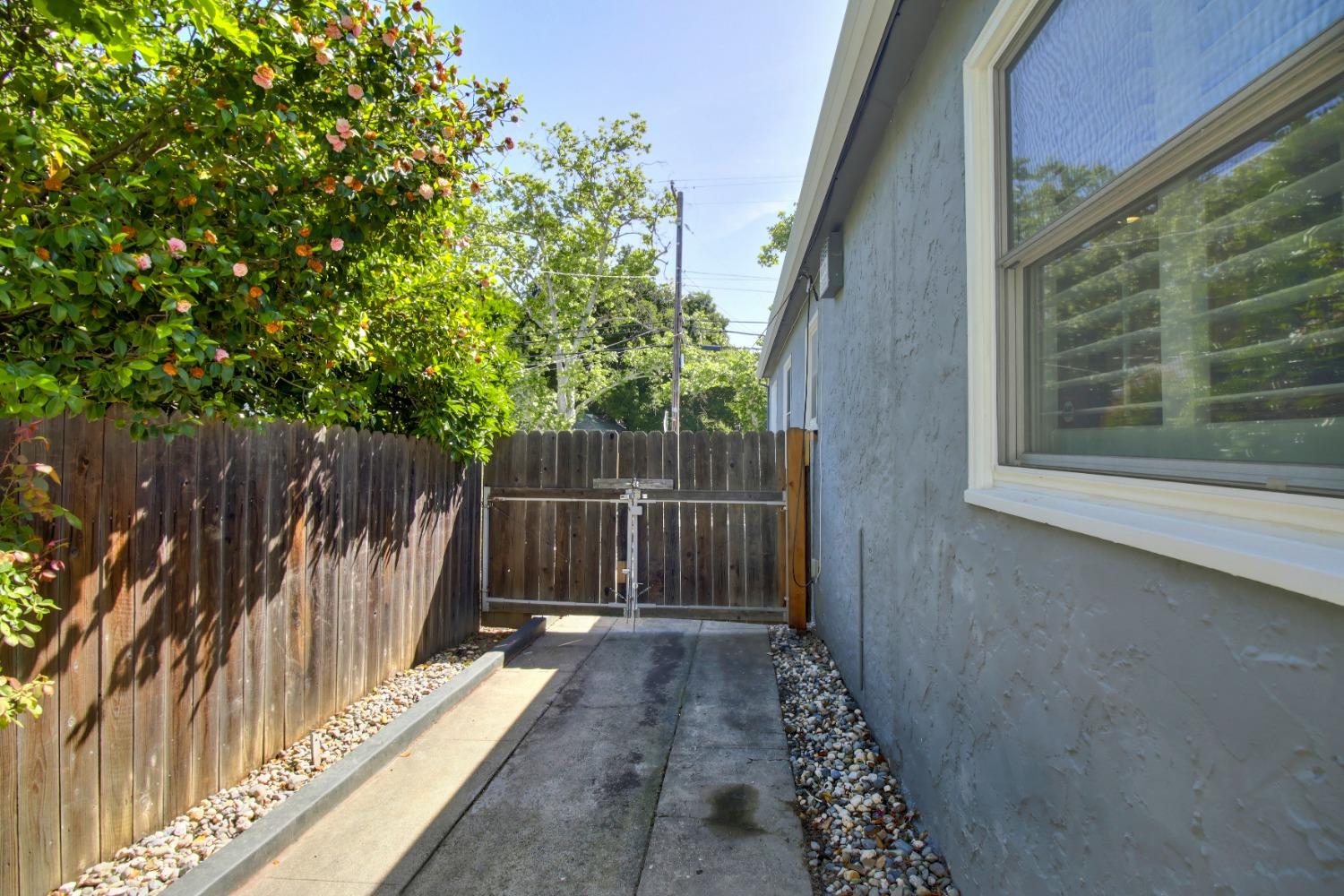property-img