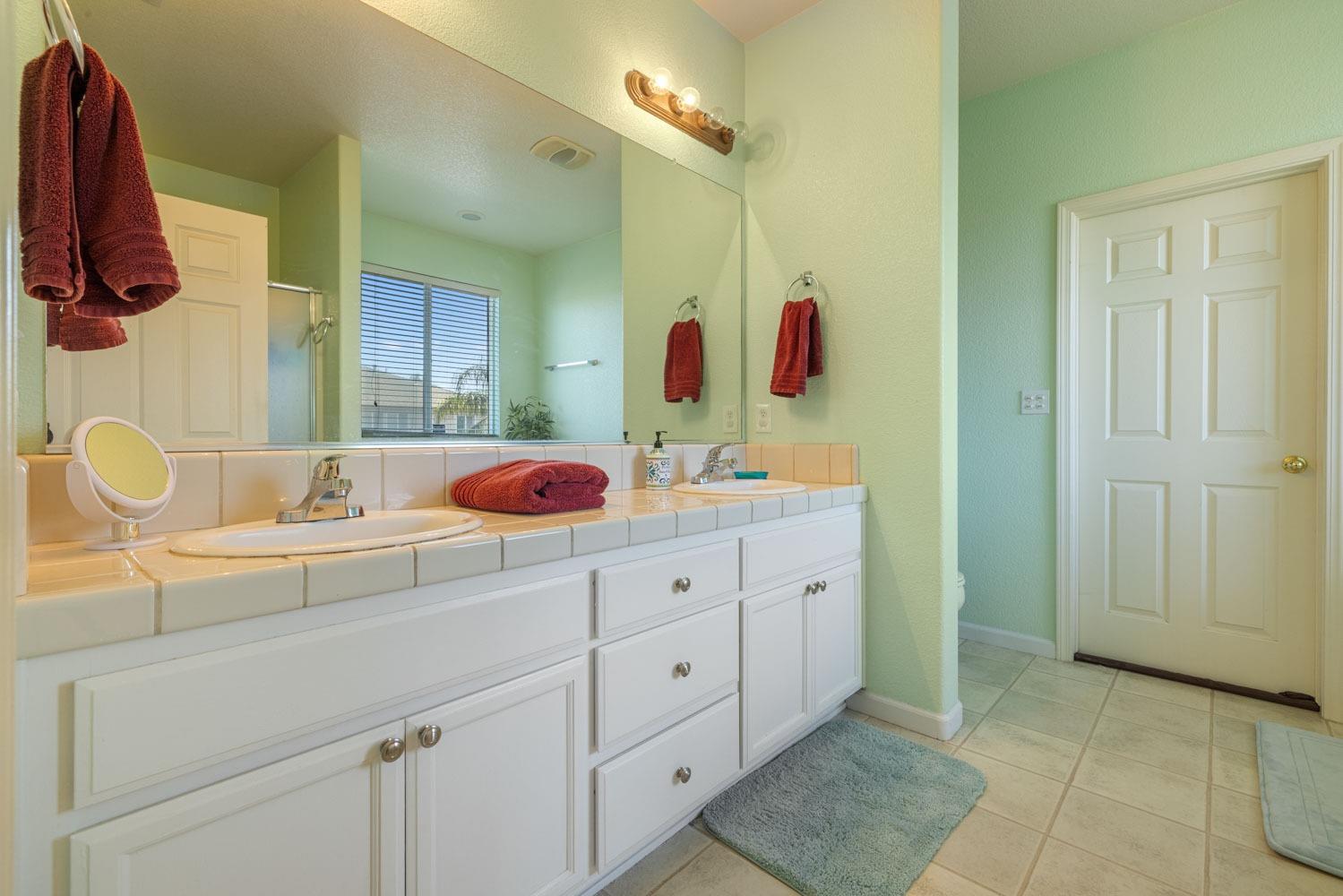 Alton Court, Riverbank, California image 38