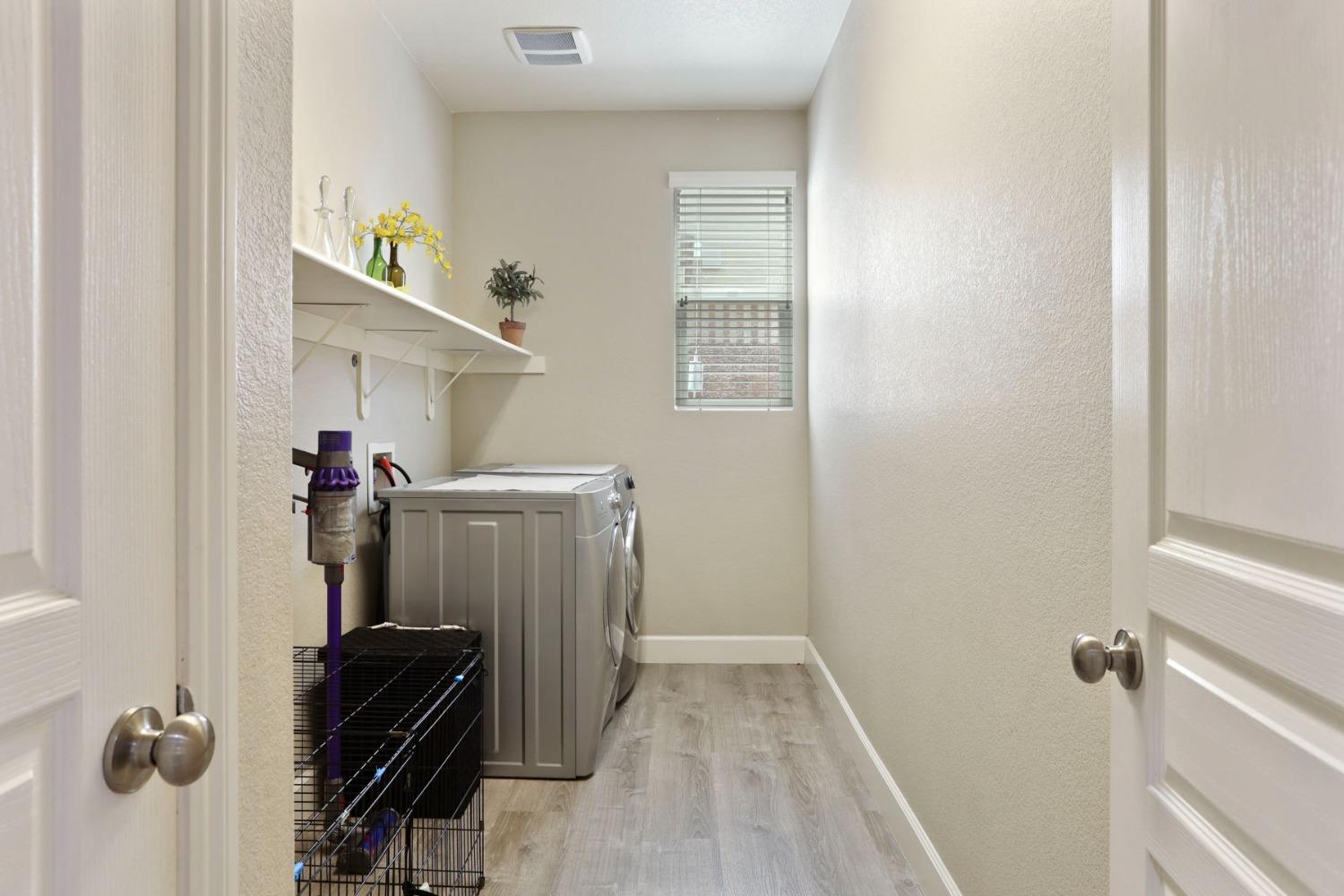 Detail Gallery Image 28 of 77 For 16907 E Cobble Creek Way, Lathrop,  CA 95330 - 4 Beds | 2/1 Baths