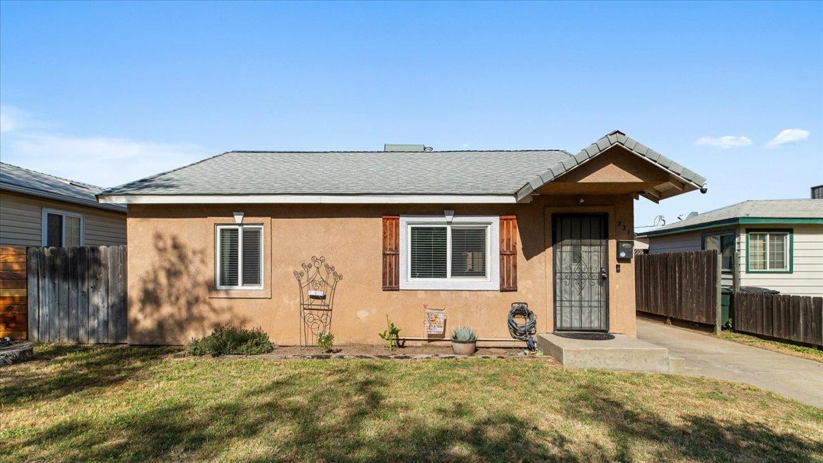 Detail Gallery Image 1 of 54 For 231 Poplar Ave, Manteca,  CA 95336 - 3 Beds | 2 Baths