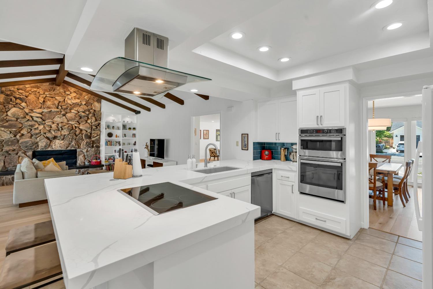 Detail Gallery Image 22 of 64 For 4644 American River Dr, Sacramento,  CA 95864 - 5 Beds | 3 Baths