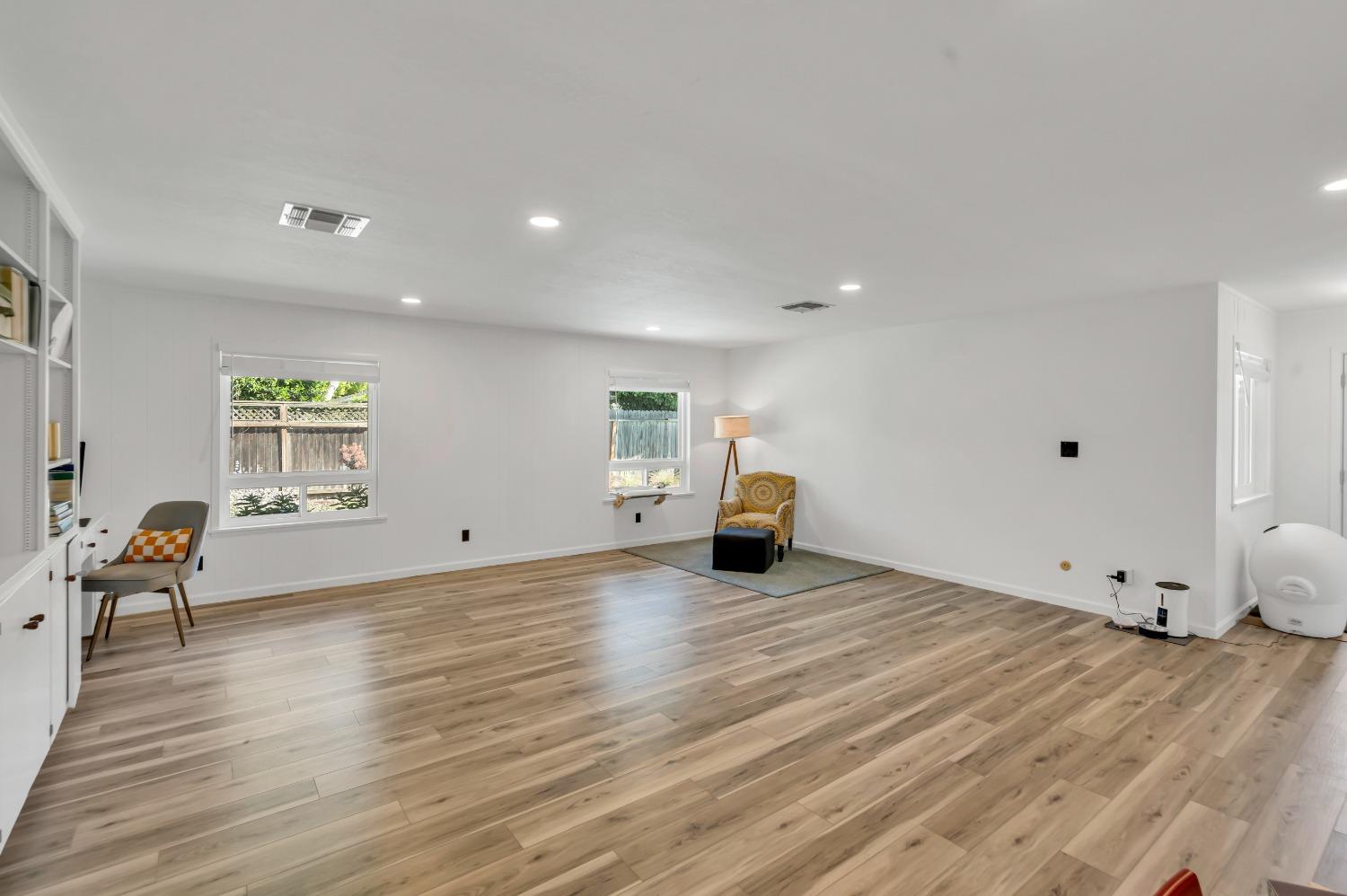 Detail Gallery Image 49 of 64 For 4644 American River Dr, Sacramento,  CA 95864 - 5 Beds | 3 Baths