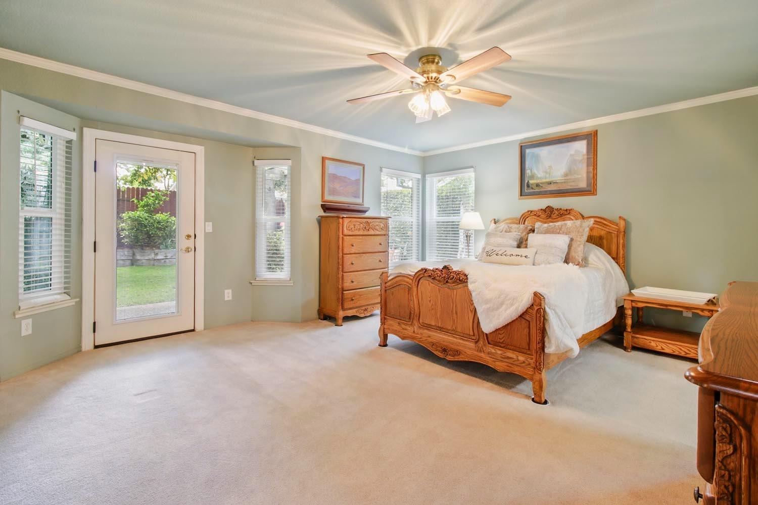 Pleasantglen Way, Elk Grove, California image 4
