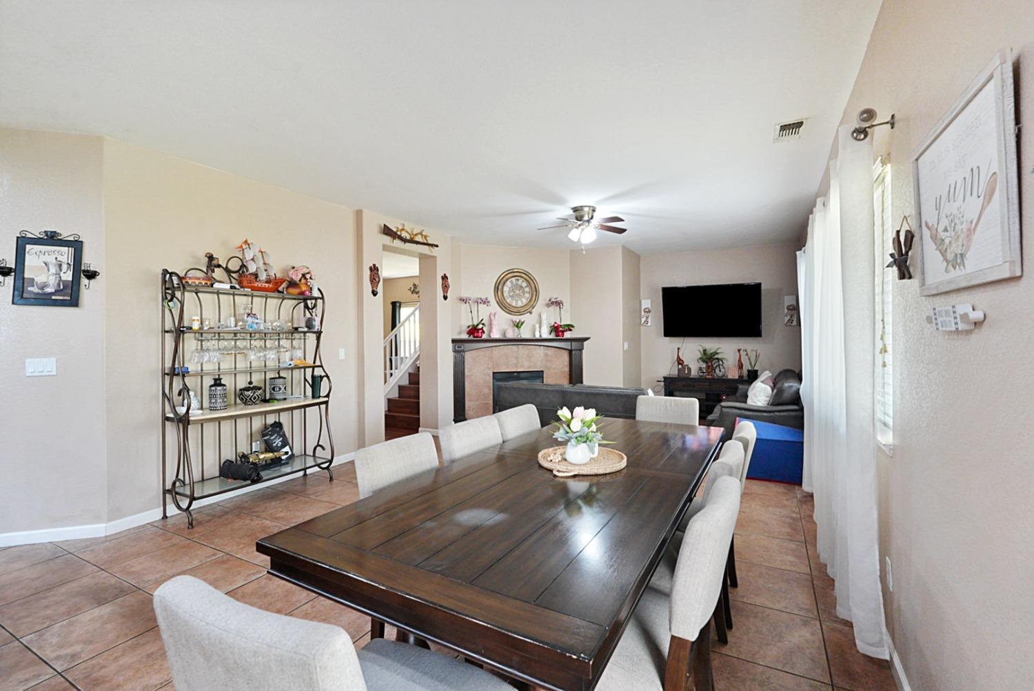 Detail Gallery Image 12 of 30 For 2025 St Theresa Way, Modesto,  CA 95358 - 4 Beds | 2/1 Baths
