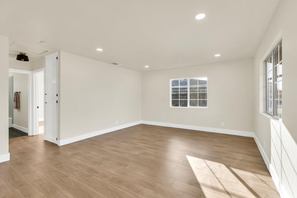 Mayfair Drive, Sacramento, California image 13