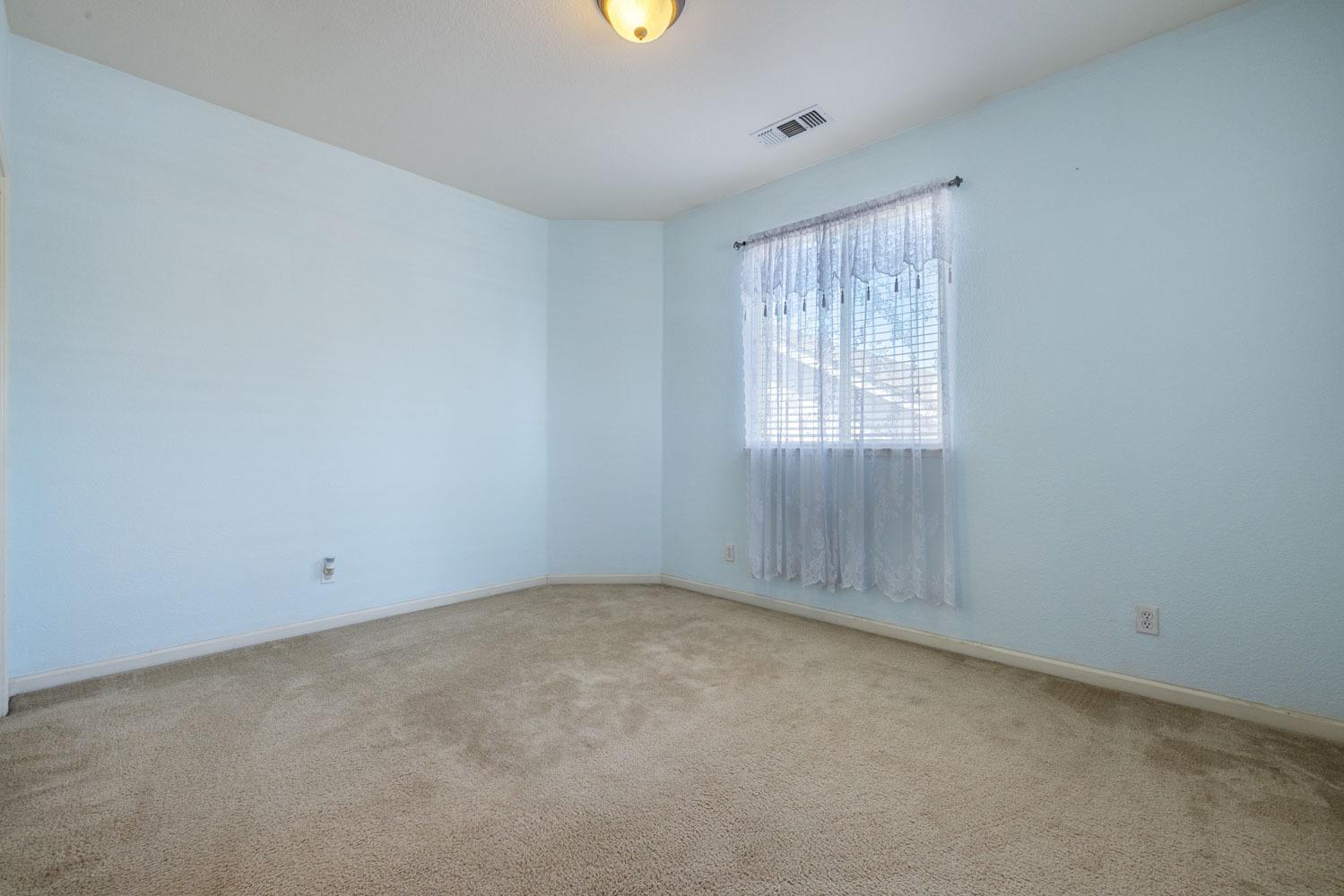 Alton Court, Riverbank, California image 45