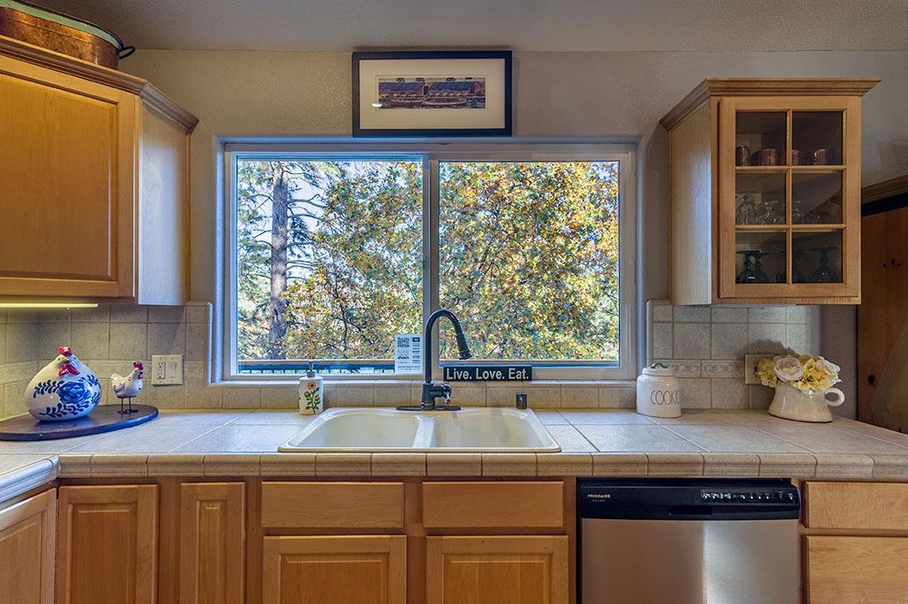 Patricia Way, Grass Valley, California image 29