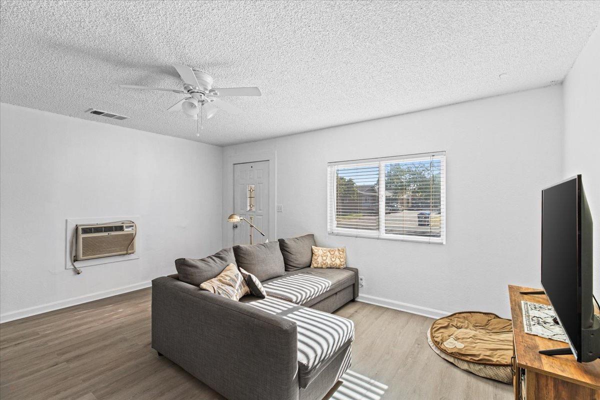 Detail Gallery Image 10 of 54 For 231 Poplar Ave, Manteca,  CA 95336 - 3 Beds | 2 Baths