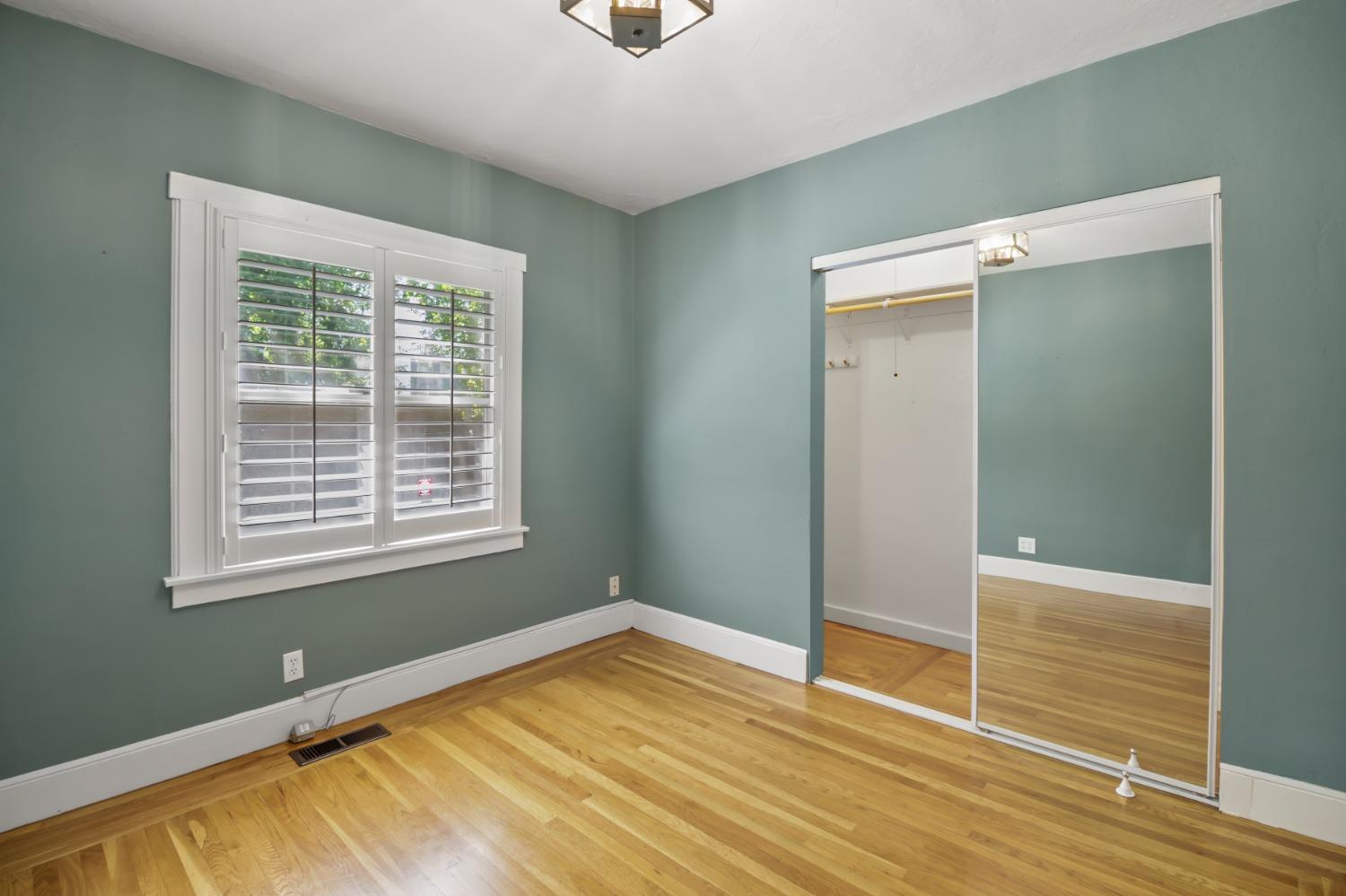 property-img