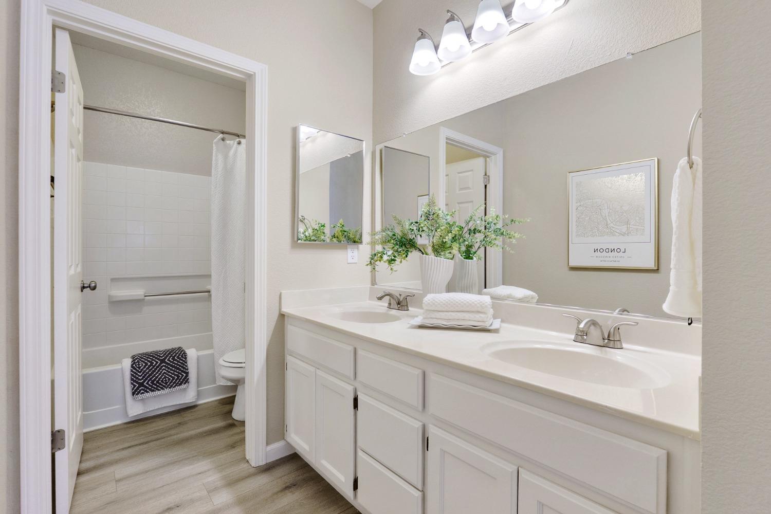 Greene Terrace, Davis, California image 16