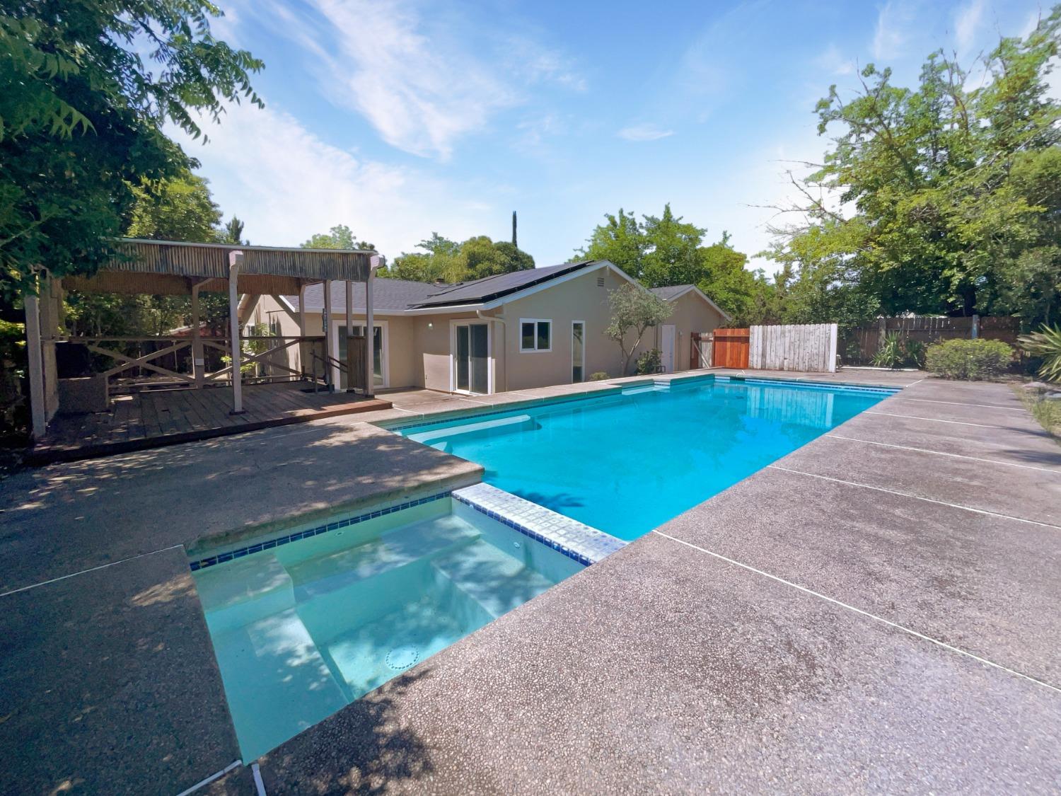 Detail Gallery Image 8 of 21 For 5532 Eagle View Way, Sacramento,  CA 95842 - 3 Beds | 2 Baths