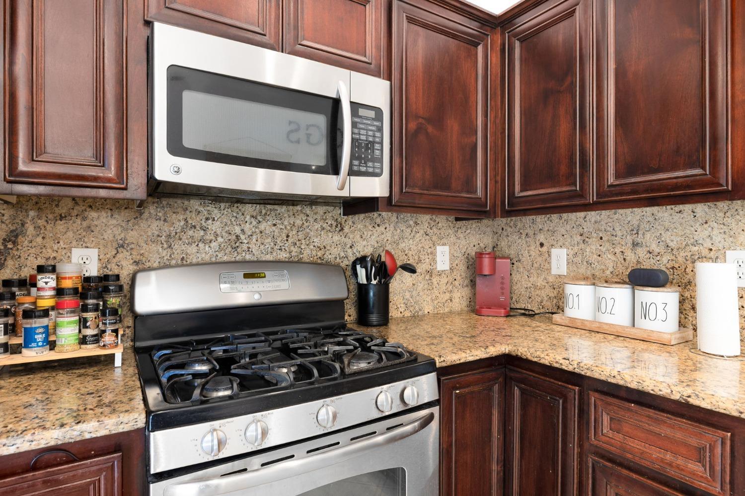 Detail Gallery Image 16 of 36 For 866 Golden Heights Dr, Galt,  CA 95632 - 4 Beds | 2 Baths