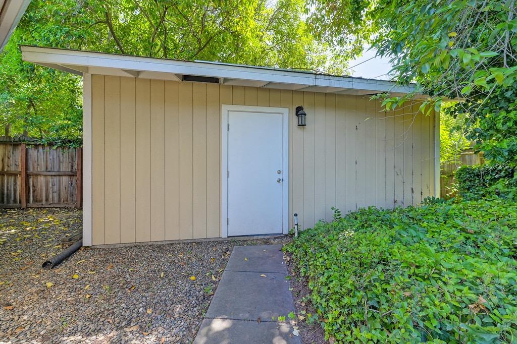 El Camino Avenue, Sacramento, California image 39