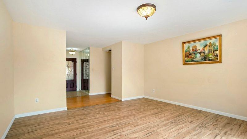 Detail Gallery Image 9 of 42 For 8770 Superb Cir, Elk Grove,  CA 95624 - 3 Beds | 2 Baths