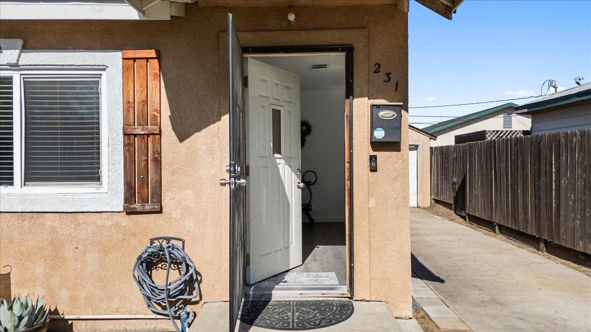 Detail Gallery Image 7 of 54 For 231 Poplar Ave, Manteca,  CA 95336 - 3 Beds | 2 Baths