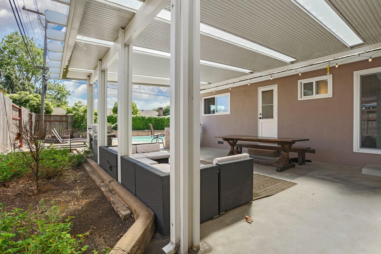 Vista Drive, Lodi, California image 39