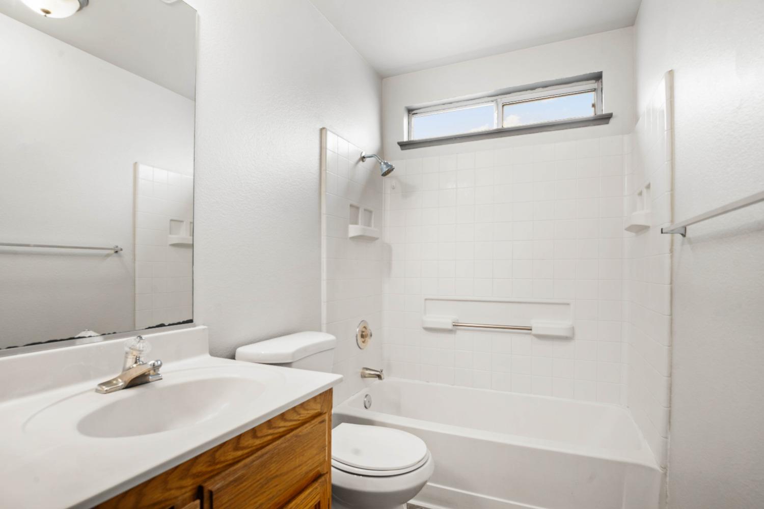 Detail Gallery Image 10 of 14 For 5313 Corvo Way, Salida,  CA 95368 - 3 Beds | 2 Baths