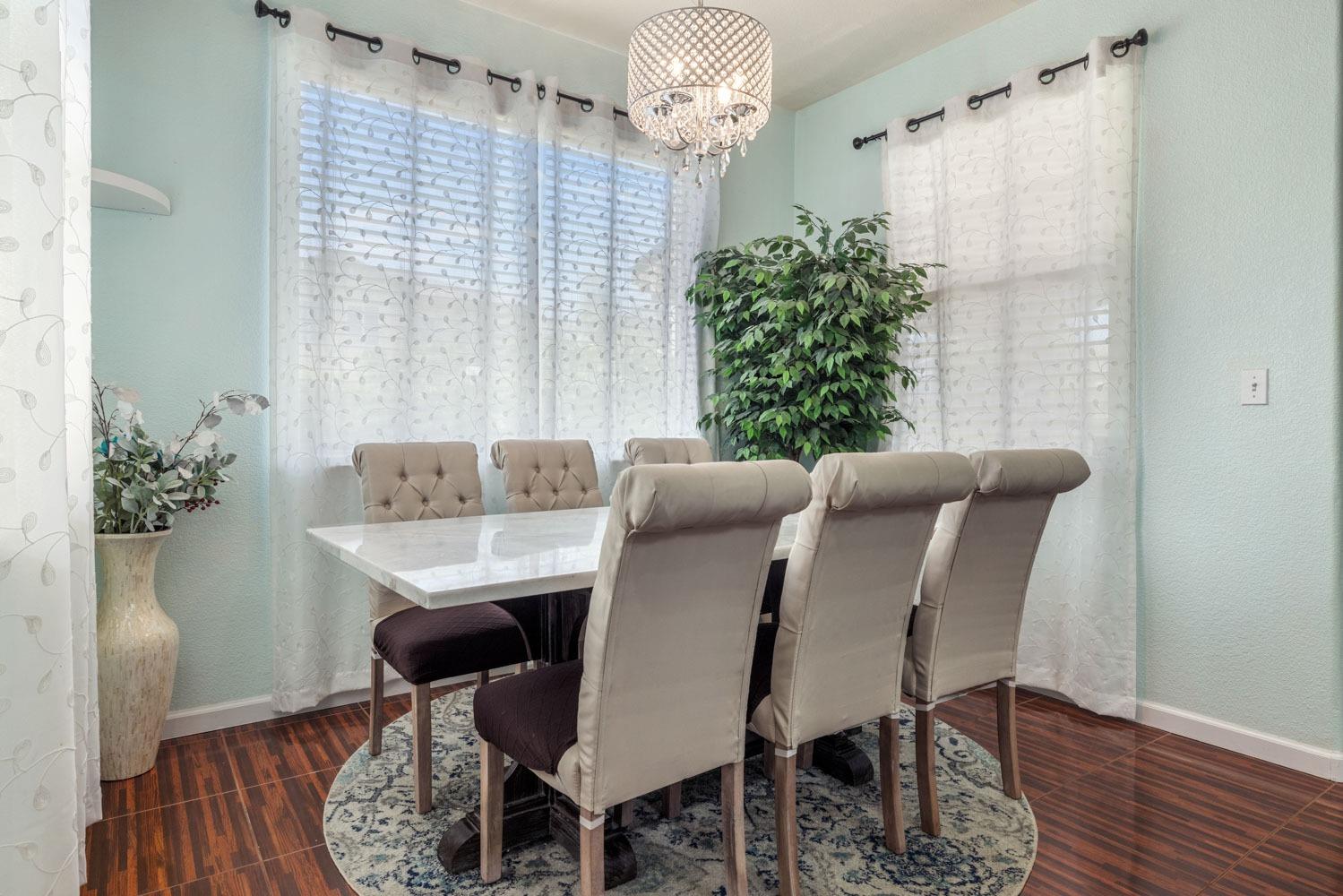 Alton Court, Riverbank, California image 19