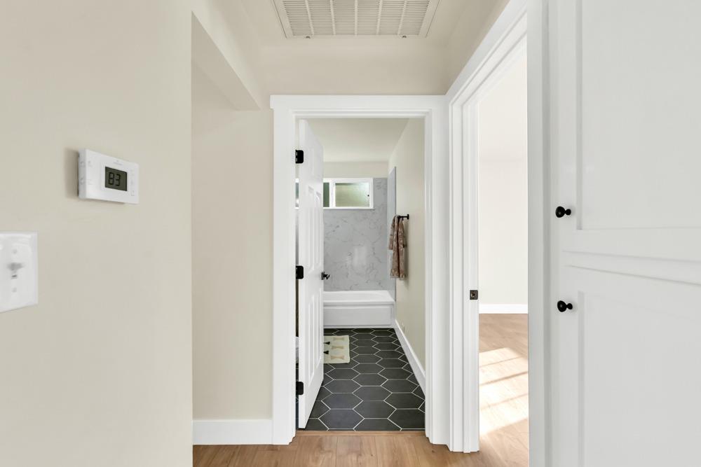 Mayfair Drive, Sacramento, California image 16