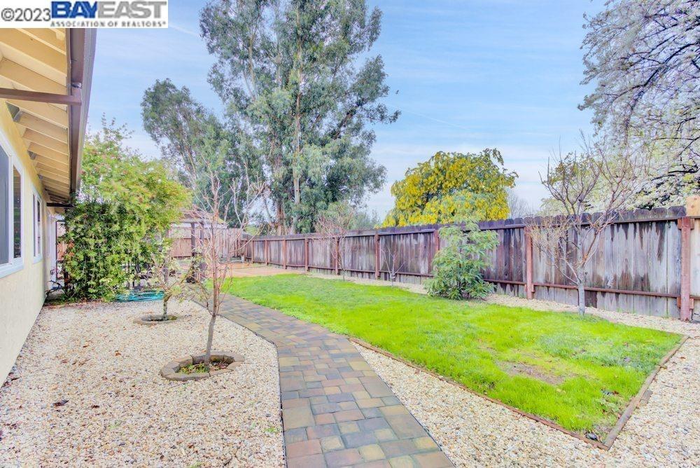 Detail Gallery Image 20 of 26 For 748 Windward Dr, Rodeo,  CA 94572 - 3 Beds | 2 Baths