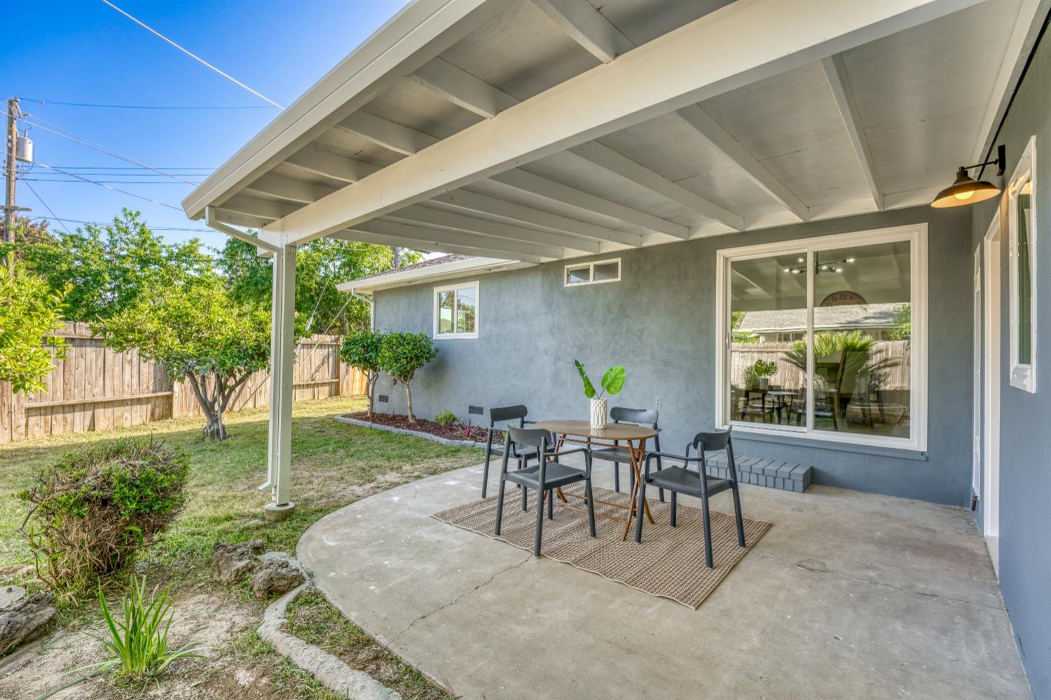 Detail Gallery Image 28 of 32 For 1464 Tradewinds Ave, Sacramento,  CA 95822 - 3 Beds | 2 Baths