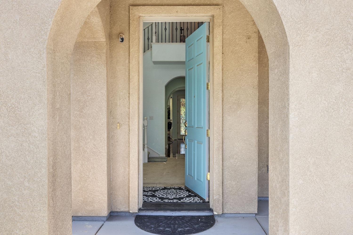 Alton Court, Riverbank, California image 3