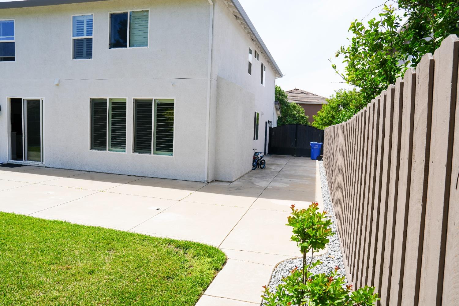 Detail Gallery Image 63 of 71 For 8919 Haflinger Way, Elk Grove,  CA 95757 - 5 Beds | 3 Baths