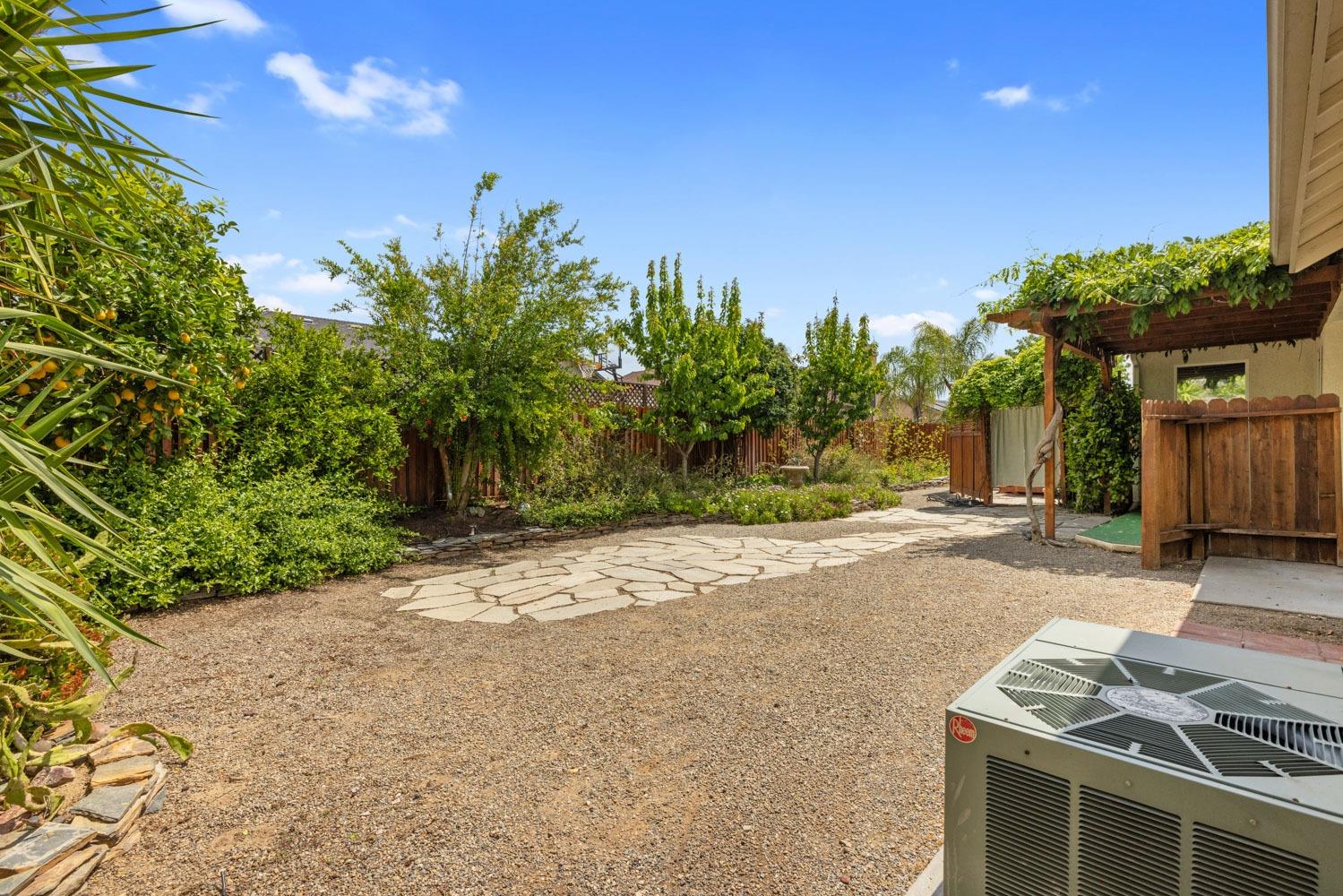 Detail Gallery Image 39 of 55 For 1700 Imshu Ct, Hughson,  CA 95326 - 3 Beds | 2 Baths