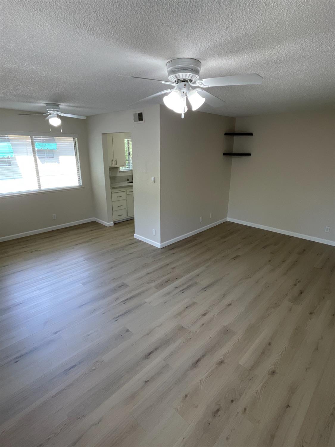 Photo #9: 225056629 Listing: Photo #9