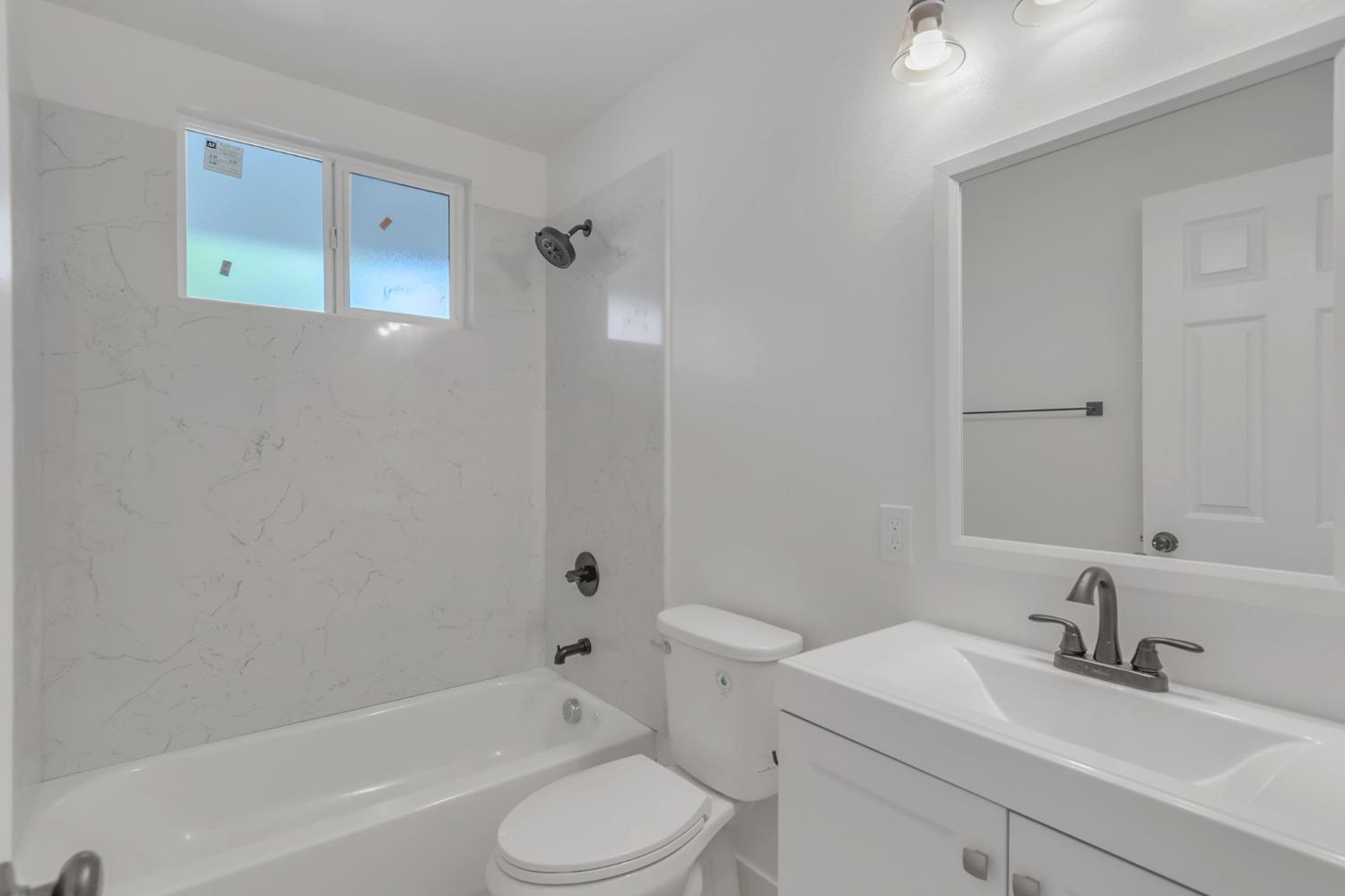 Pin Oak Court, Fair Oaks, California image 3