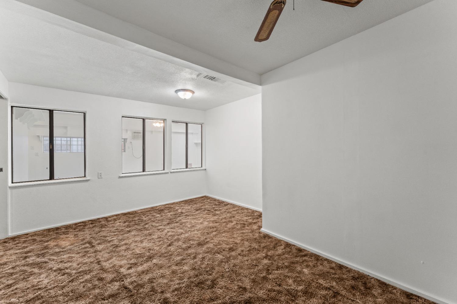 Detail Gallery Image 13 of 52 For 6849 26th St, Rio Linda,  CA 95673 - 3 Beds | 2 Baths