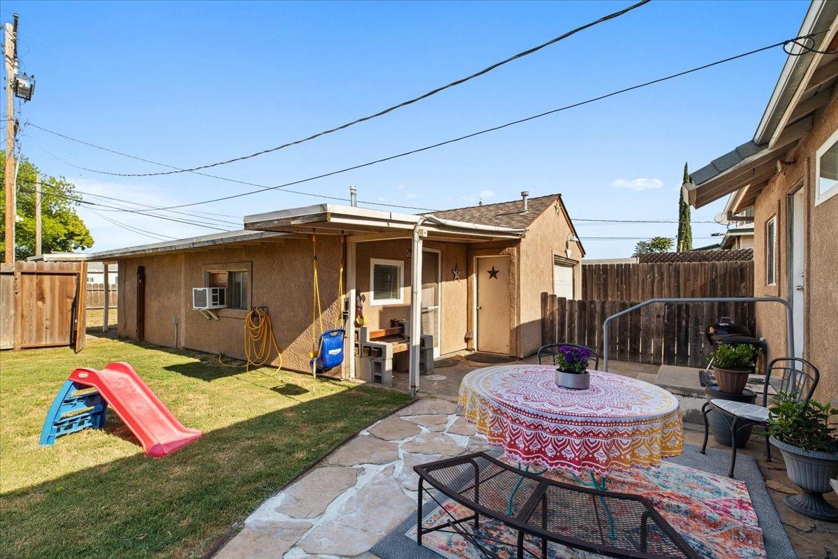 Detail Gallery Image 28 of 54 For 231 Poplar Ave, Manteca,  CA 95336 - 3 Beds | 2 Baths