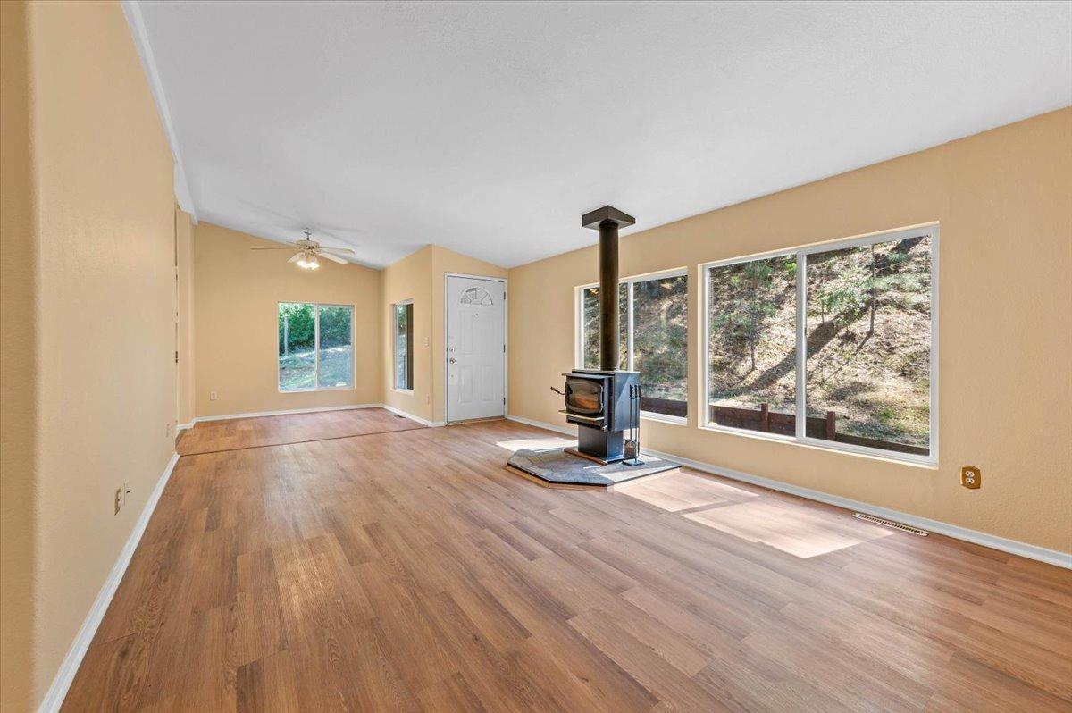 Pekolee Drive, Grass Valley, California image 2