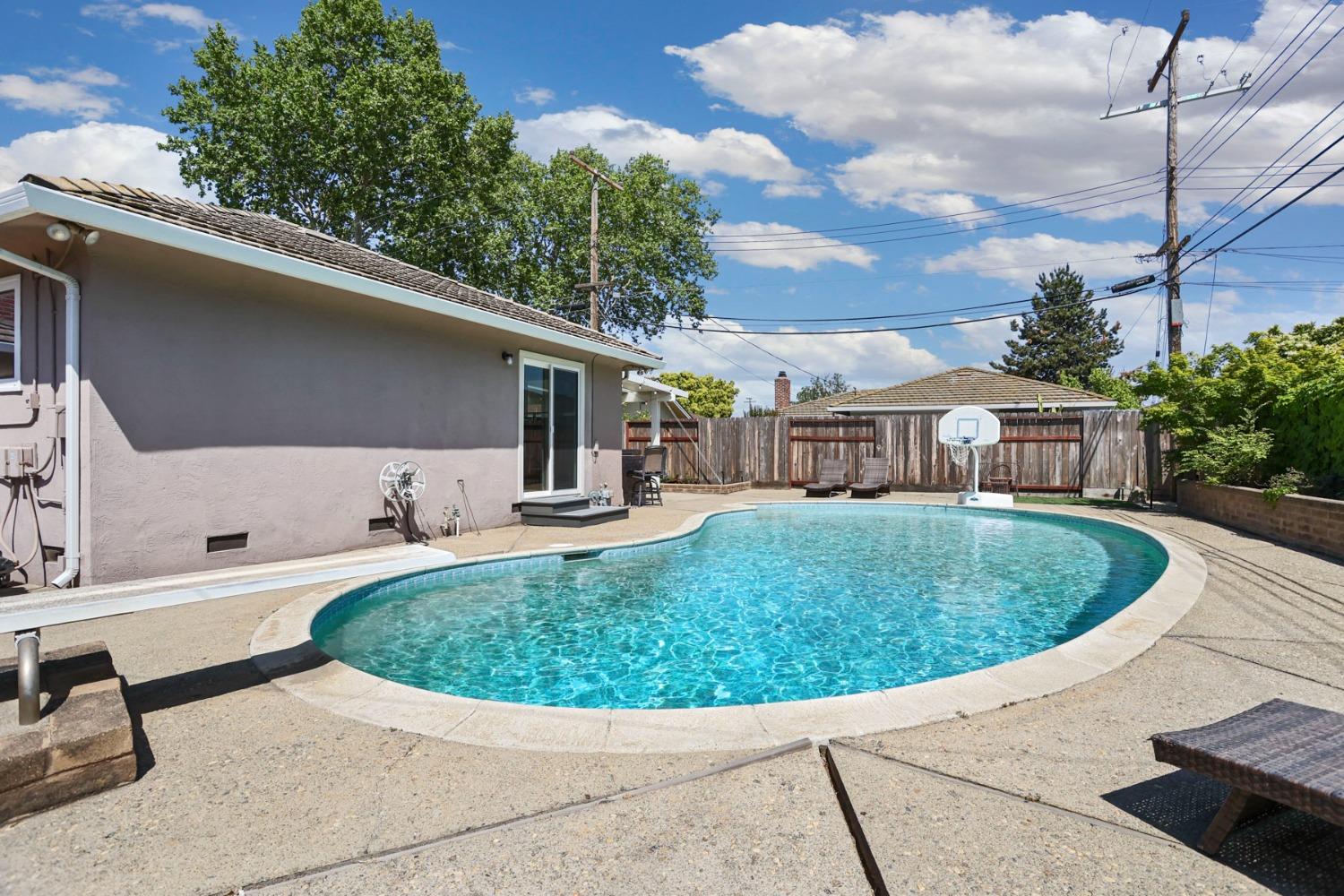 Vista Drive, Lodi, California image 44
