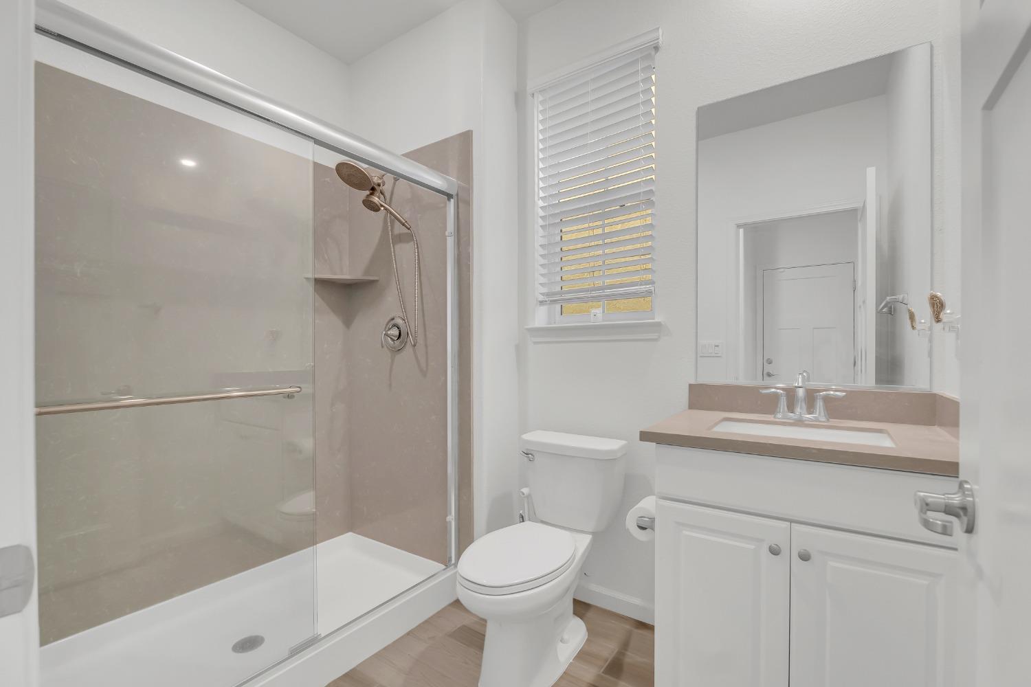 Detail Gallery Image 13 of 32 For 4017 Matterhorn Pl, Roseville,  CA 95747 - 4 Beds | 3 Baths