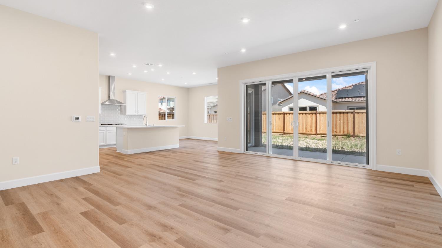 Detail Gallery Image 14 of 37 For 2153 Geneva Way, Manteca,  CA 95337 - 4 Beds | 2/1 Baths