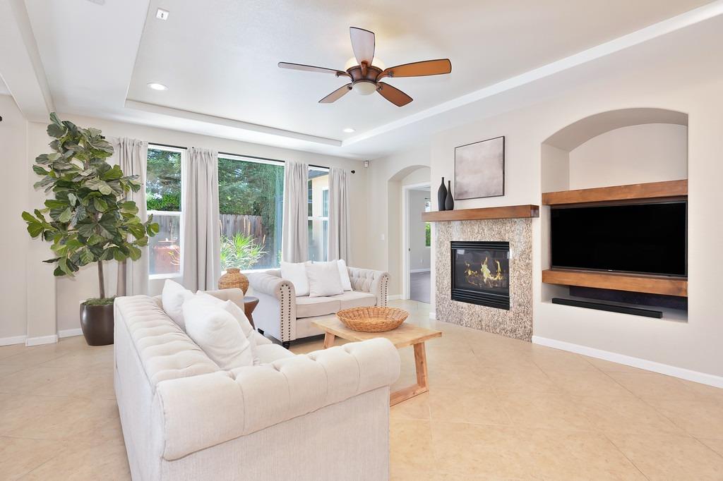 Detail Gallery Image 5 of 57 For 9577 Arcada Ct, Elk Grove,  CA 95624 - 3 Beds | 2 Baths