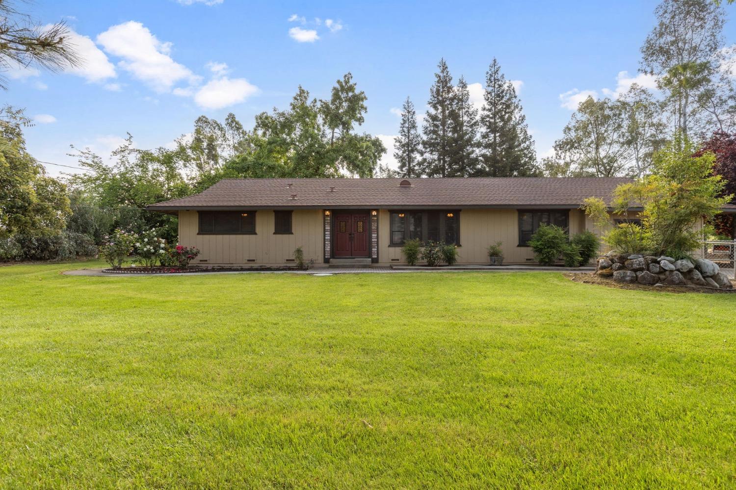 Detail Gallery Image 2 of 93 For 8300 16th St, Elverta,  CA 95626 - 3 Beds | 3 Baths