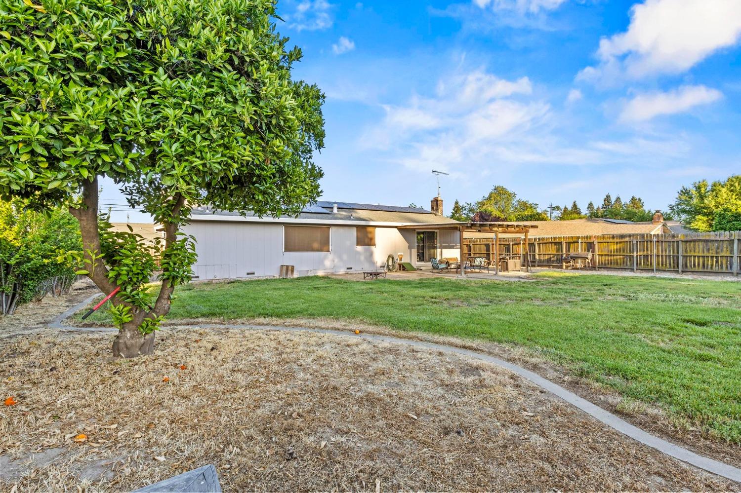Oak Street, Sutter, California image 39
