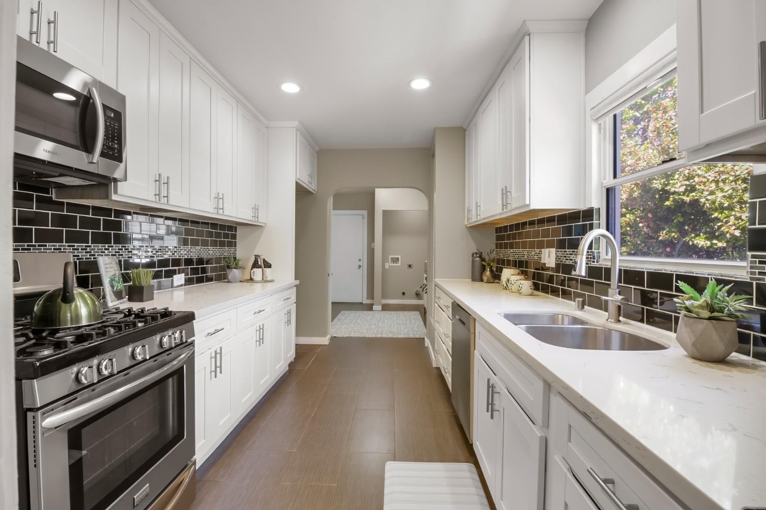 property-img