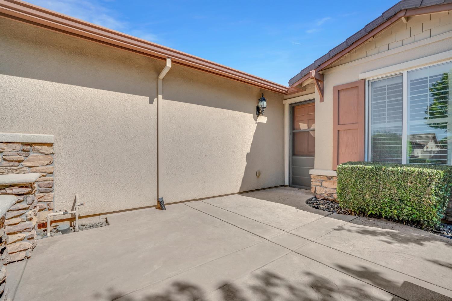 Shadow Berry Drive, Manteca, California image 3